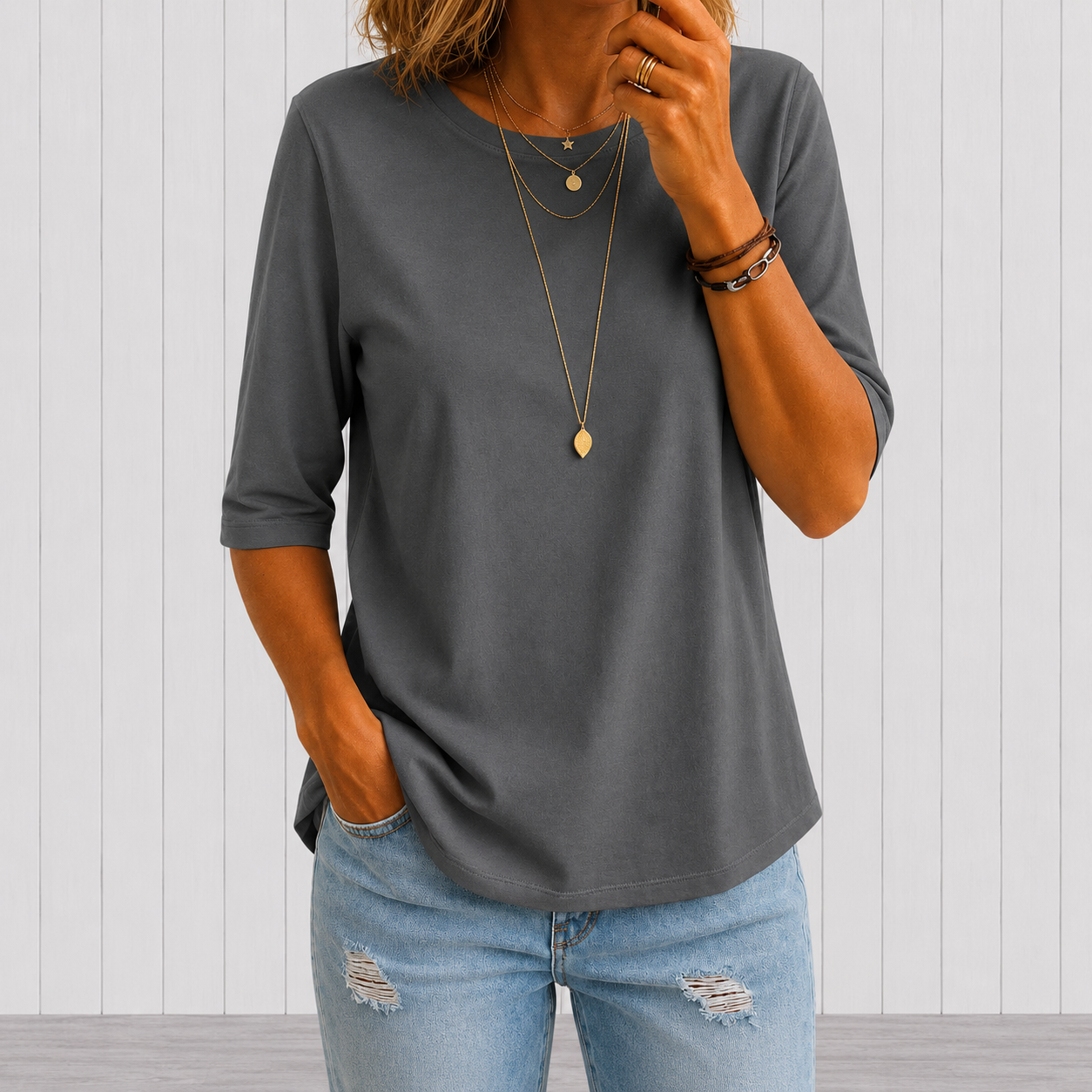 Livia | Relaxed Half-Sleeve Tee