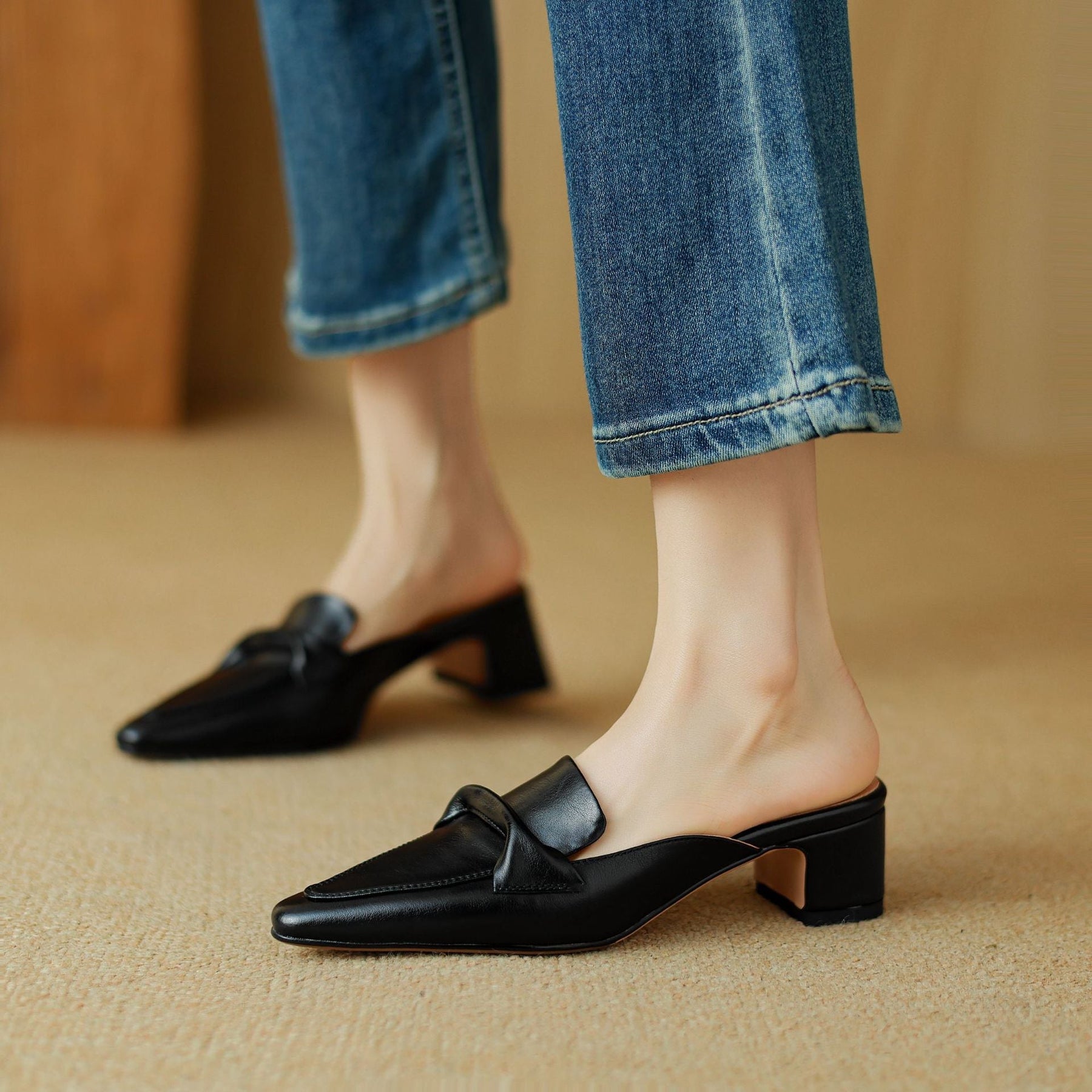 Mei | Elegant Pointed-Toe Mule Heels