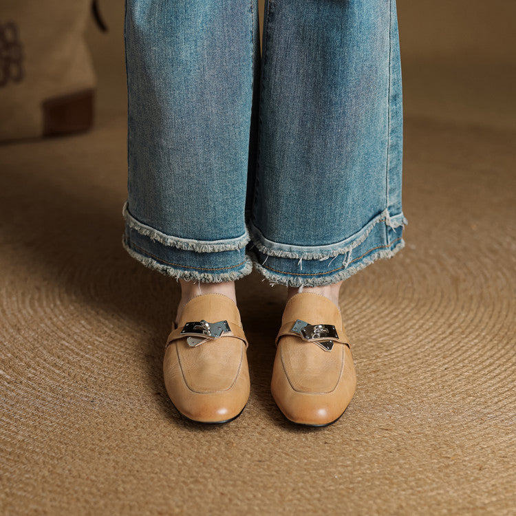 Ezra | Classic Lock Accent Mule Loafers