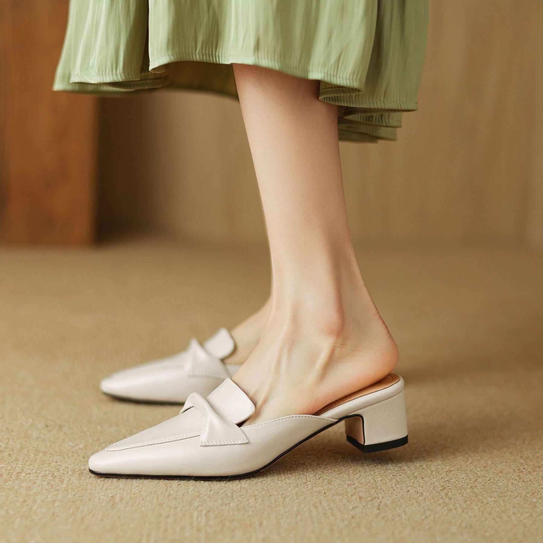 Mei | Elegant Pointed-Toe Mule Heels