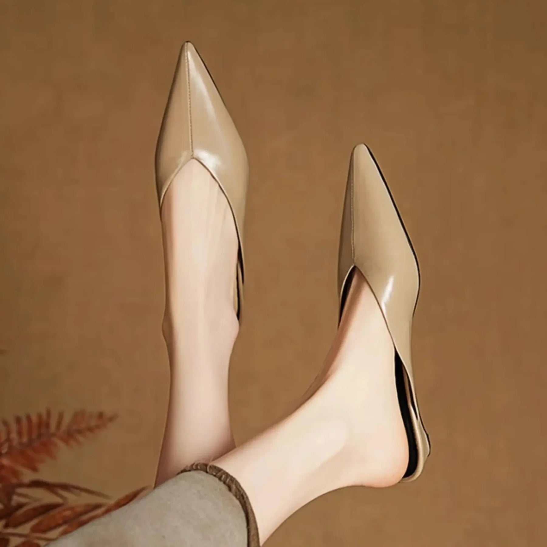 Sofieya | Pointed-Toe Leather Mules
