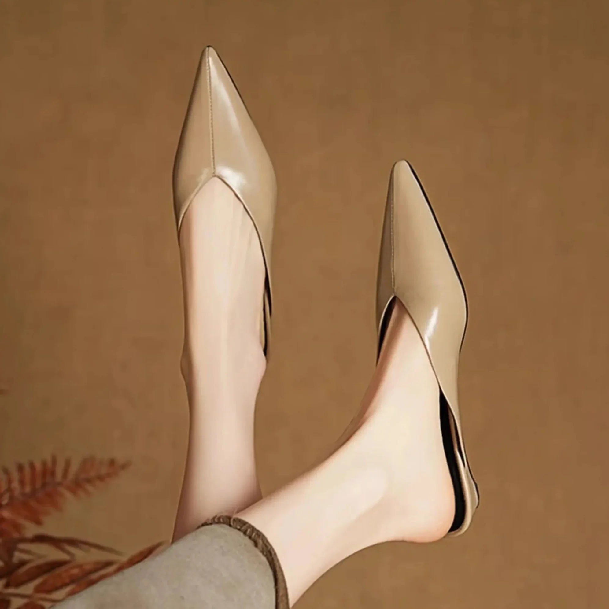 Sofieya | Pointed-Toe Leather Mules