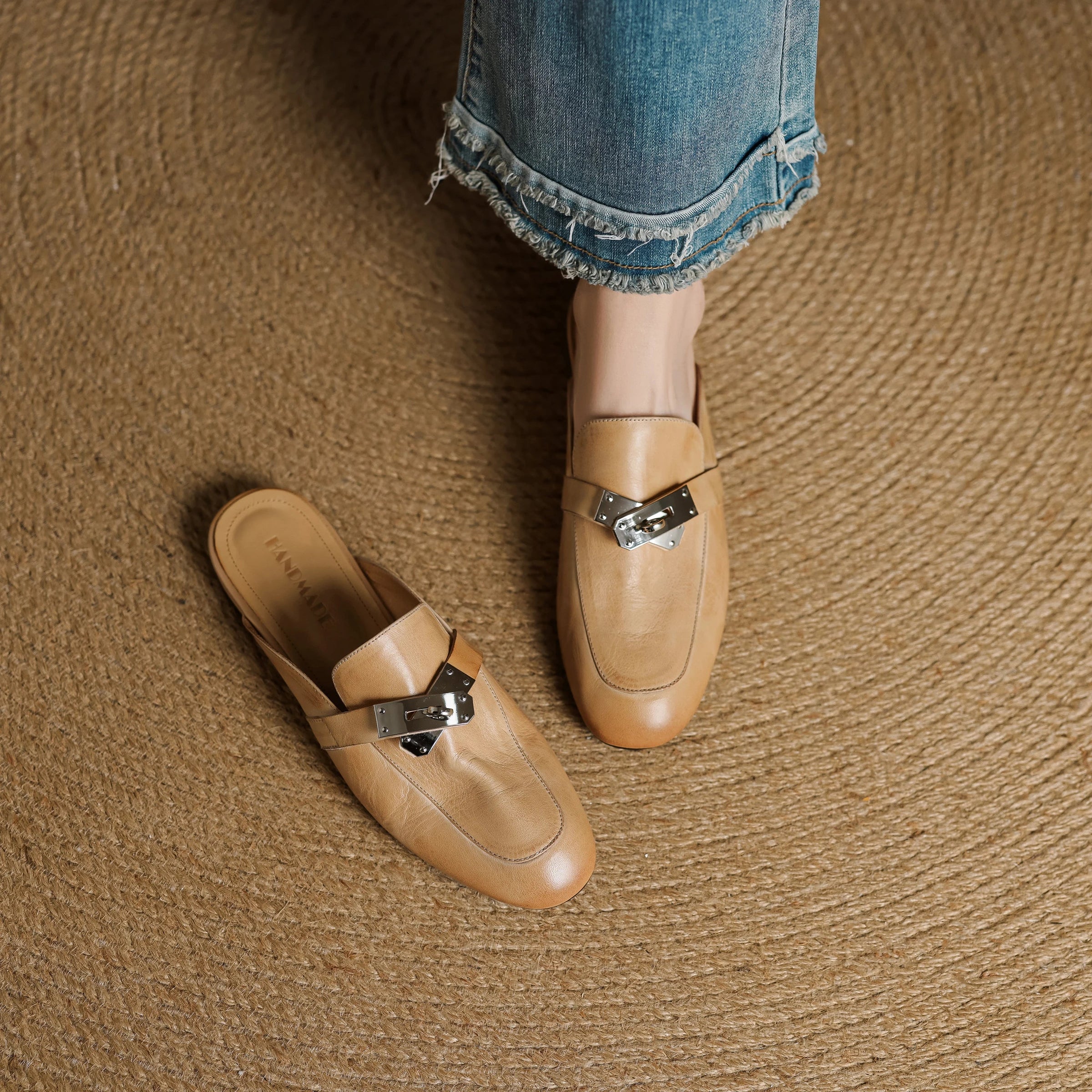 Ezra | Classic Lock Accent Mule Loafers