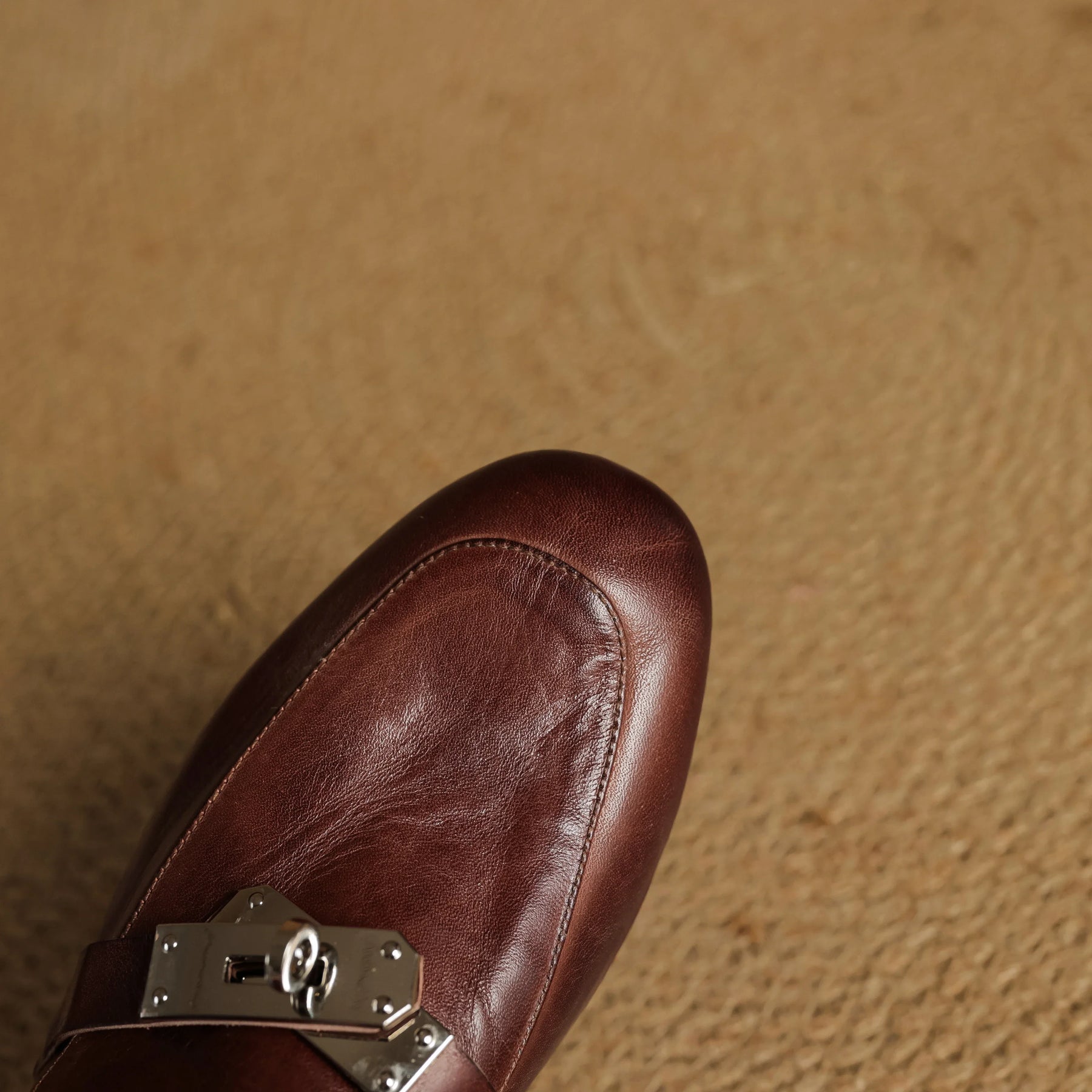 Ezra | Classic Lock Accent Mule Loafers