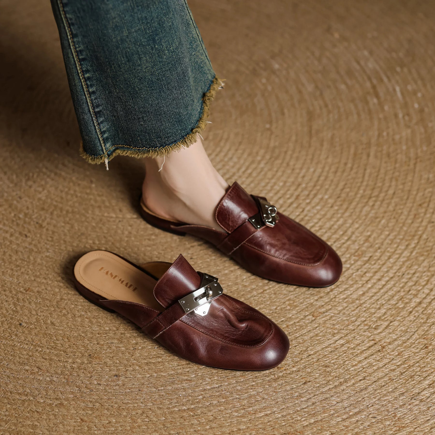 Ezra | Classic Lock Accent Mule Loafers
